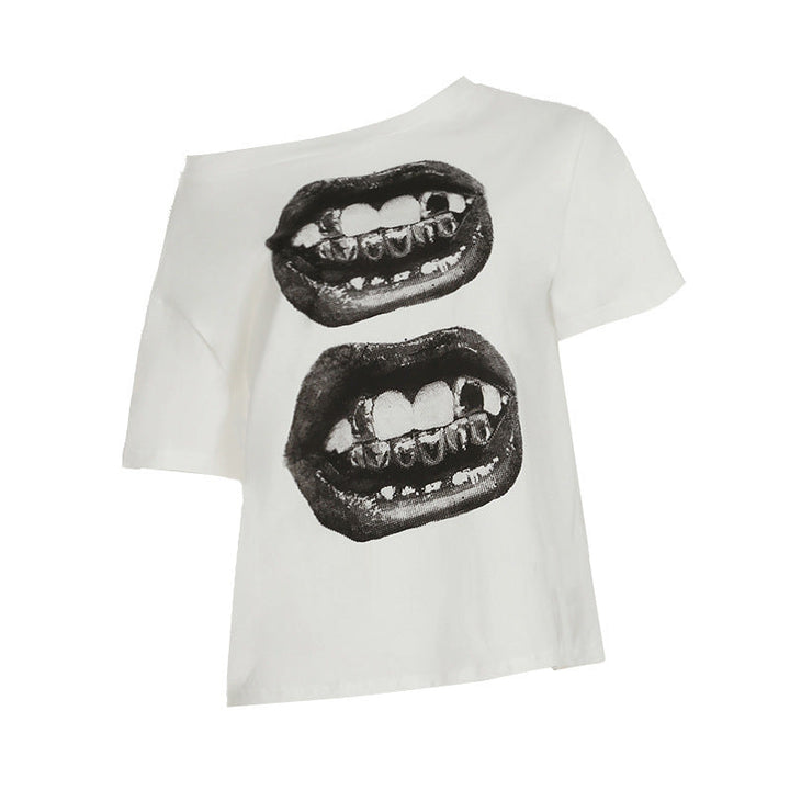 Casual oversized t-skjorte for kvinner med kunstnerisk print, gir komfortabel og stilig passform.