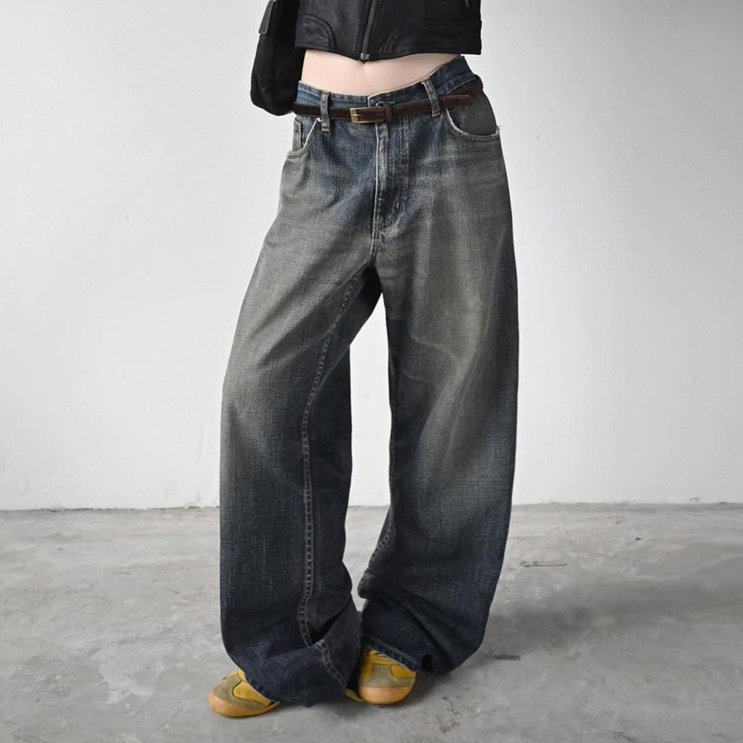 Komfortable dame denim bukser med høy midje og avslappet passform, en allsidig chinos-stil.