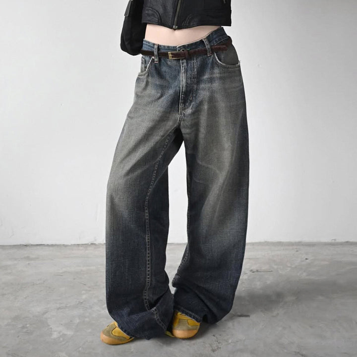 Komfortable dame denim bukser med høy midje og avslappet passform, en allsidig chinos-stil.
