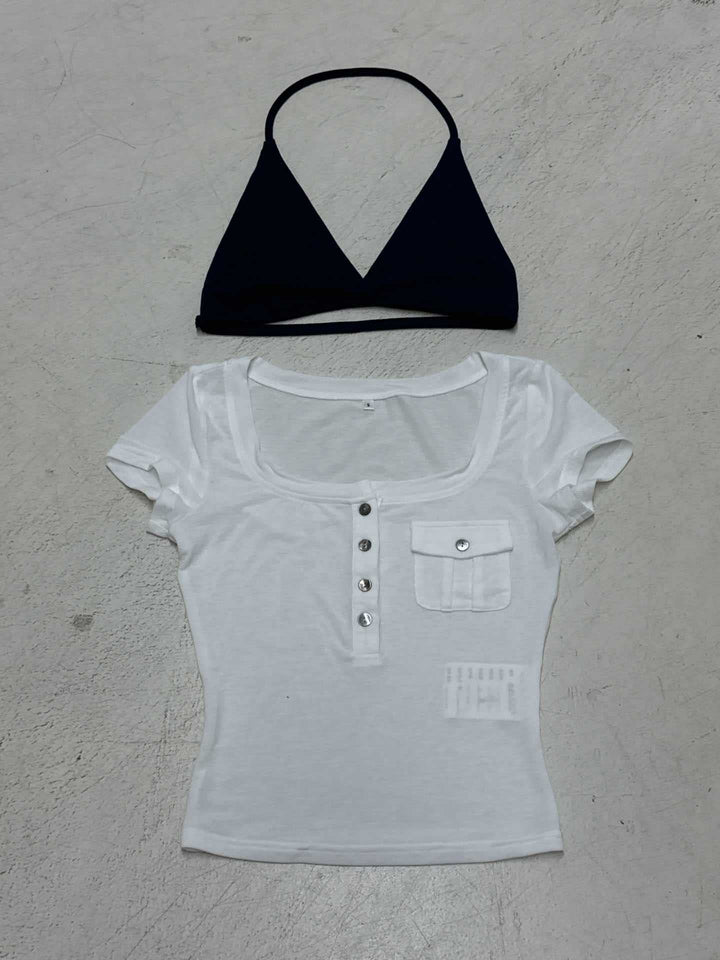 Hverdagsklær: Mønstret dame Henley-bluse, kortermet med brystlomme og V-hals, perfekt for sommer.