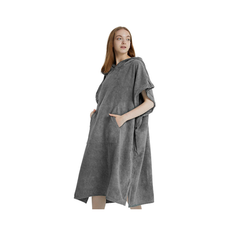 Koselig mikrofiber damebadekåpe med hette, perfekt som hjemmeklær og badekåpe.