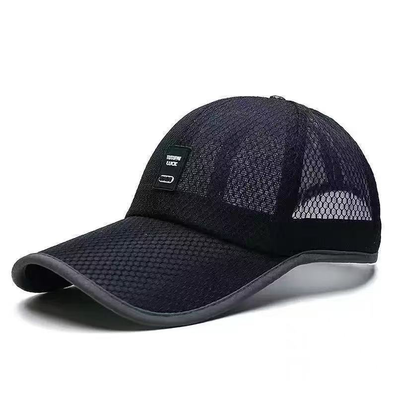 Stilig pustende mesh baseballcap, allsidig for både sport og avslapning.
