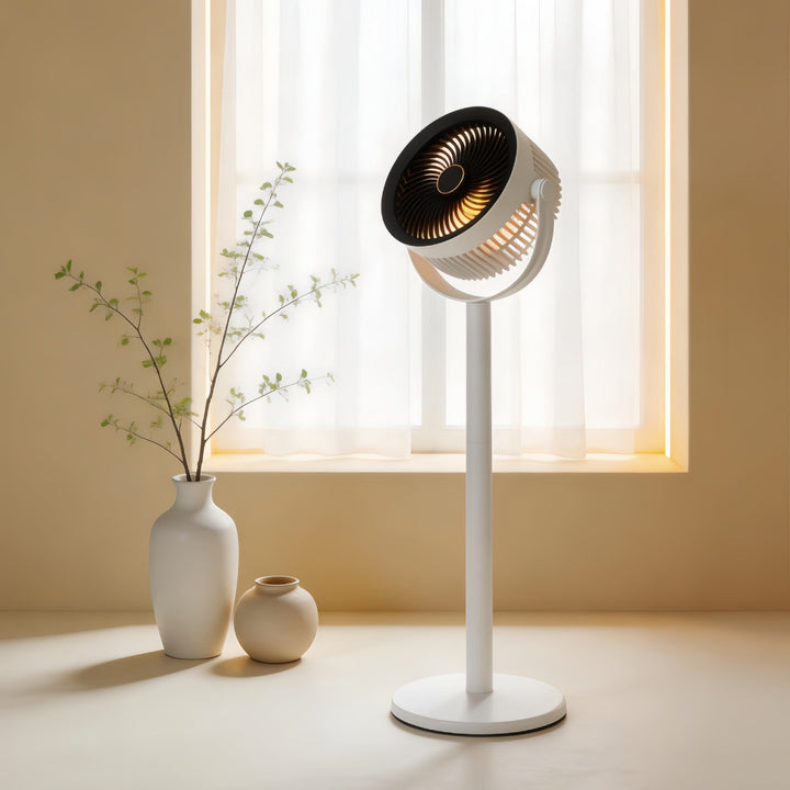 Kompakt USB bordvifte med integrert LED-lys, perfekt for kjøling av hjemmekontor eller nattbord.