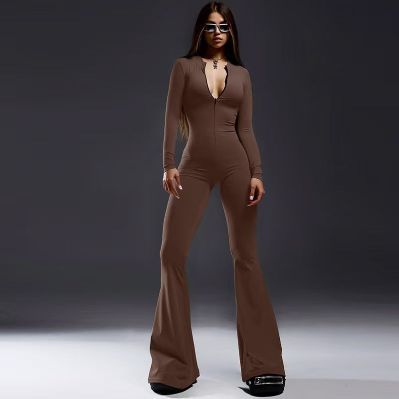 Elegant damejumpsuit med V-hals og utsvingte ben, perfekt for fest og kveldsantrekk. Moderne stil.