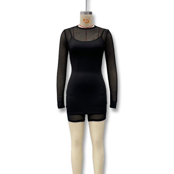 Klassisk bodycon damekjole med gjennomsiktige ermer. Ideell som festkjole eller cocktailkjole.