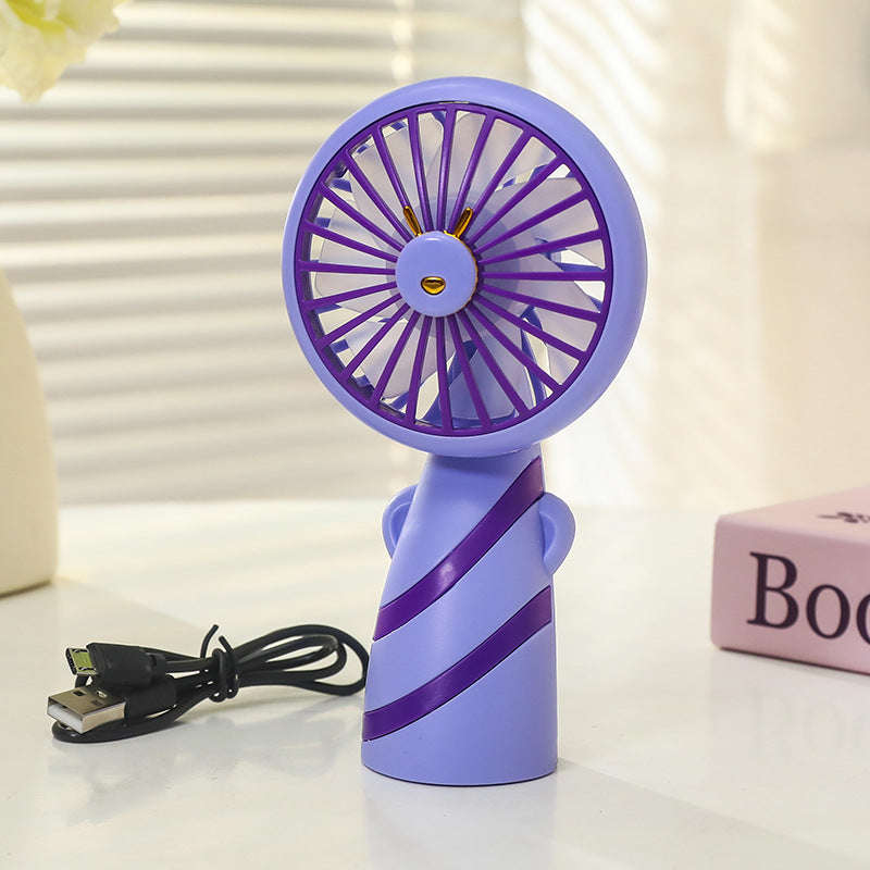 Elegant hvit USB-vifte for kvinner, diskret bærbar kjøling for reise, kontor og personlig bruk.