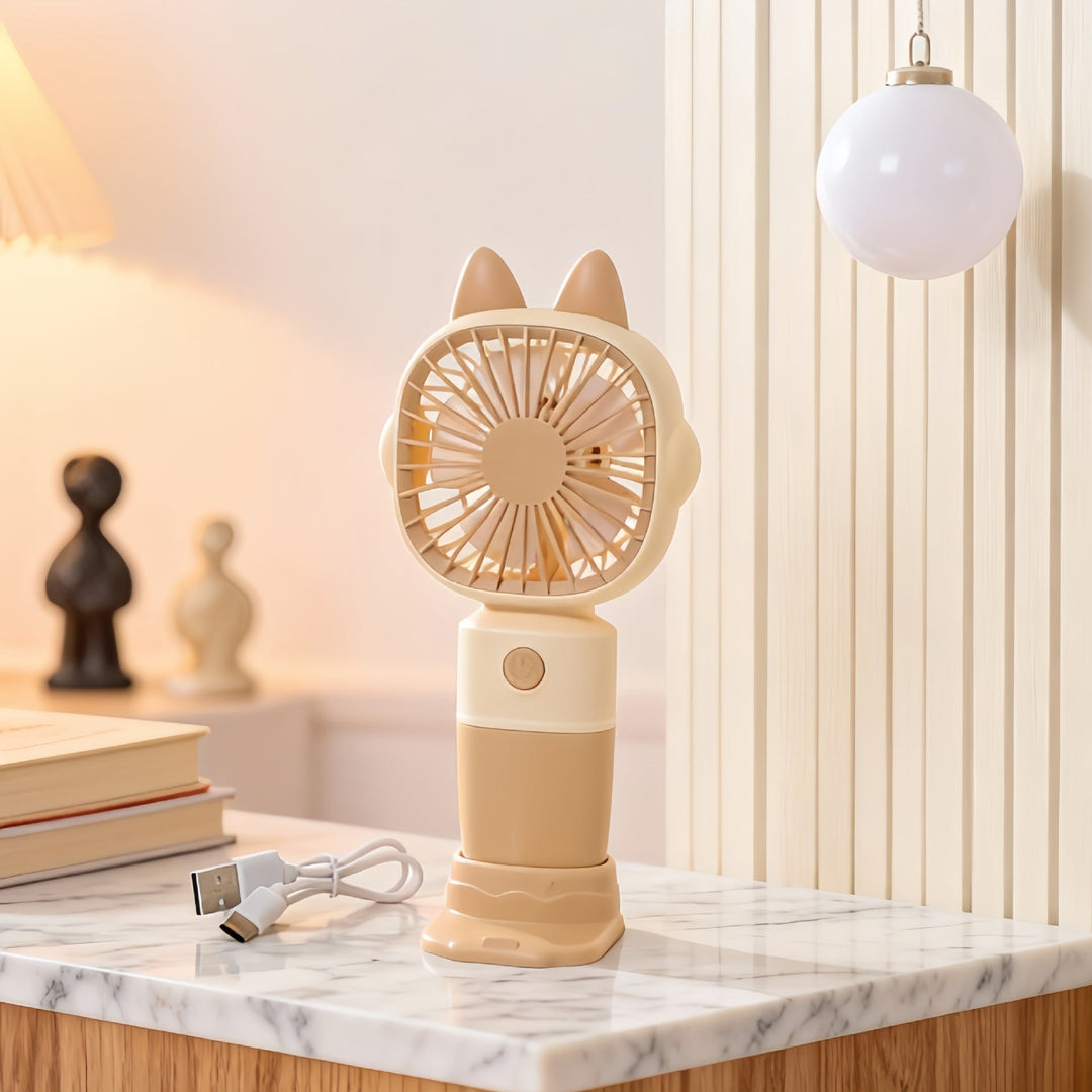 Unik dame håndvifte med sjarmerende løvedesign. En flott og bærbar gave for sommerens avkjølingsbehov.