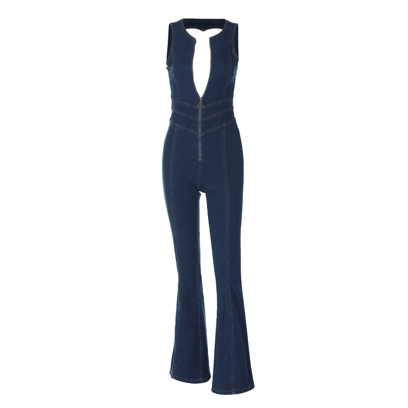 Moteoverall for dame med elegant utringning og trendy vide ben, perfekt for sommerfesten.