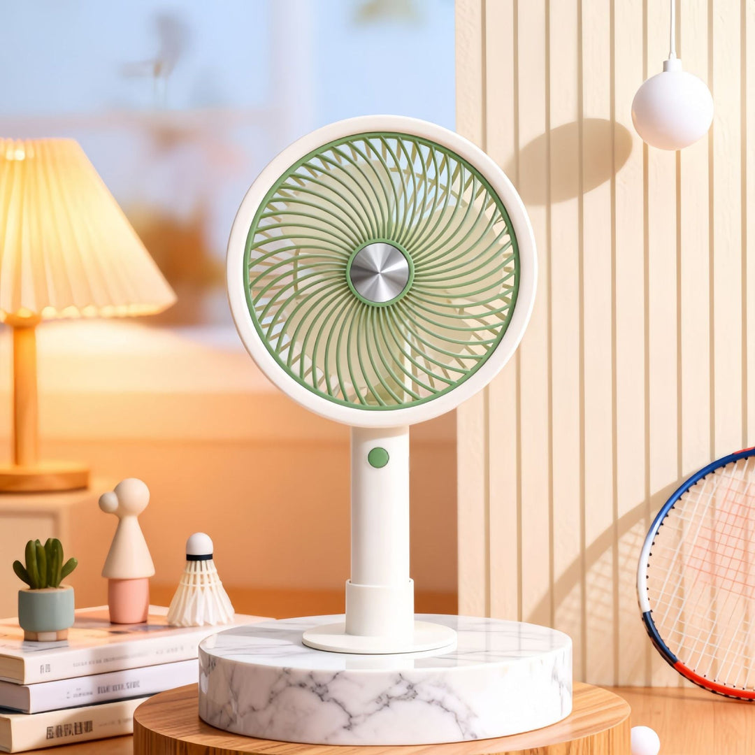 Liten grønn vifte med USB-tilkobling, bærbar design og flere hastigheter for skrivebordet.