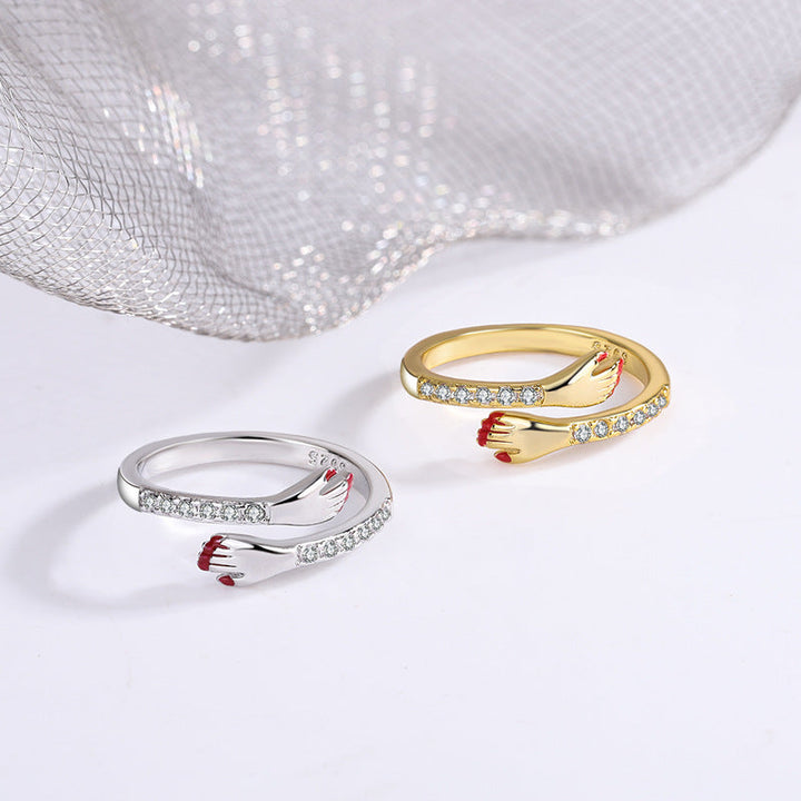 Justerbar klemring for kvinner med skinnende diamantdetaljer, perfekt som gave.