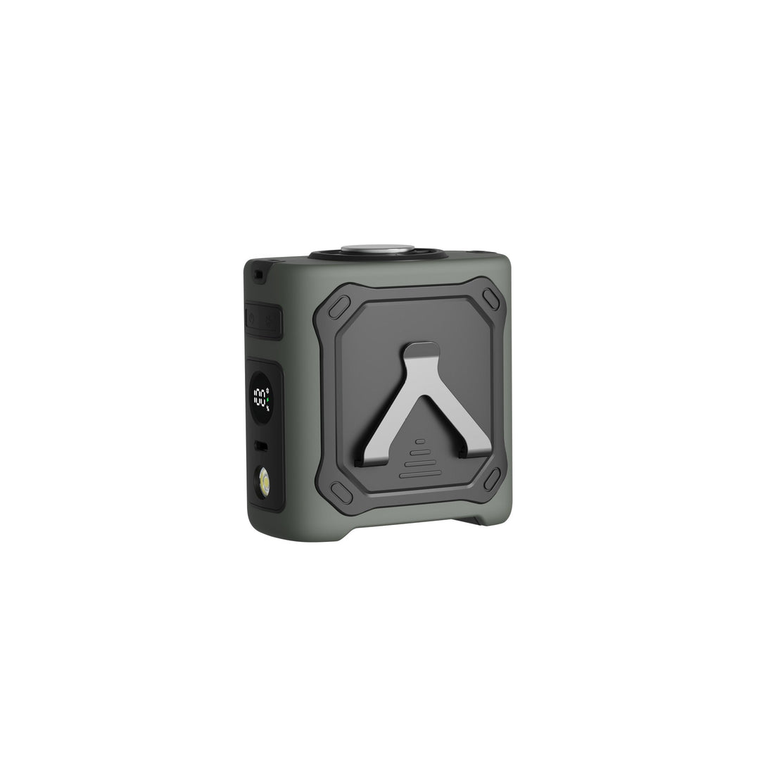 Robust bærbar powerbank, ideell nødstrøm for camping, friluftsliv og eventyr. Hold mobilen ladet.