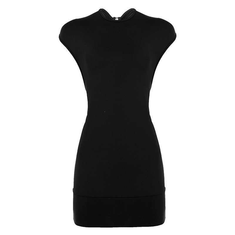 Feminin omslagskjole med justerbar passform. Elegant design som fremhever silhuetten.