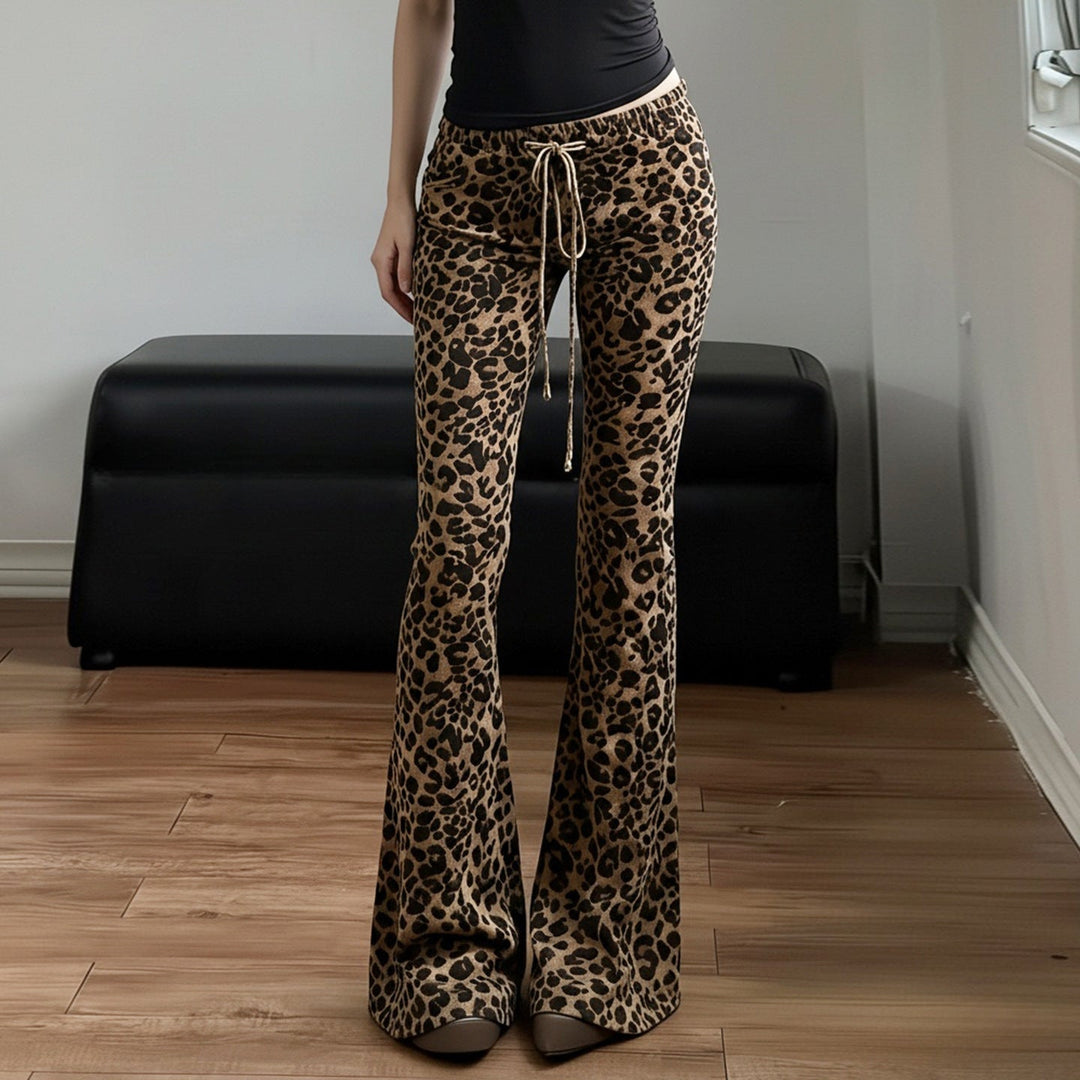 Dame flared bukser med leopardmønster, komfortable og stilige for motebevisste kvinner til hverdags og fest.