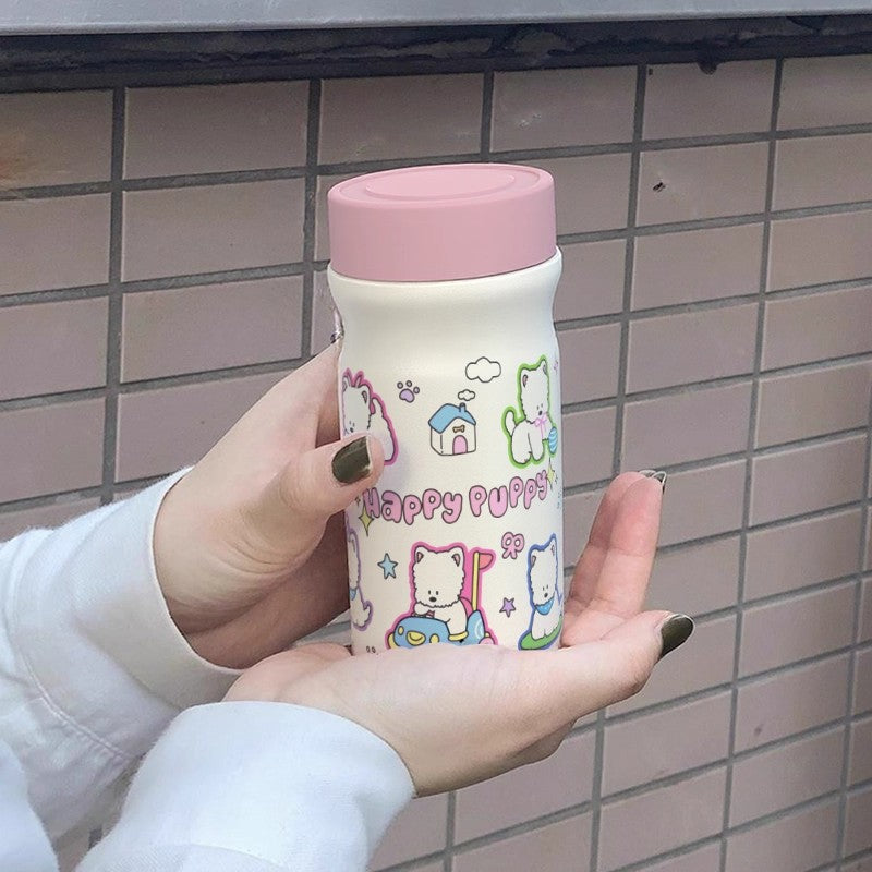 Gjenbrukbar BPA-fri drikkeflaske for kvinner med lekent dyredesign. Isolert vannflaske for miljøbevisste studenter.