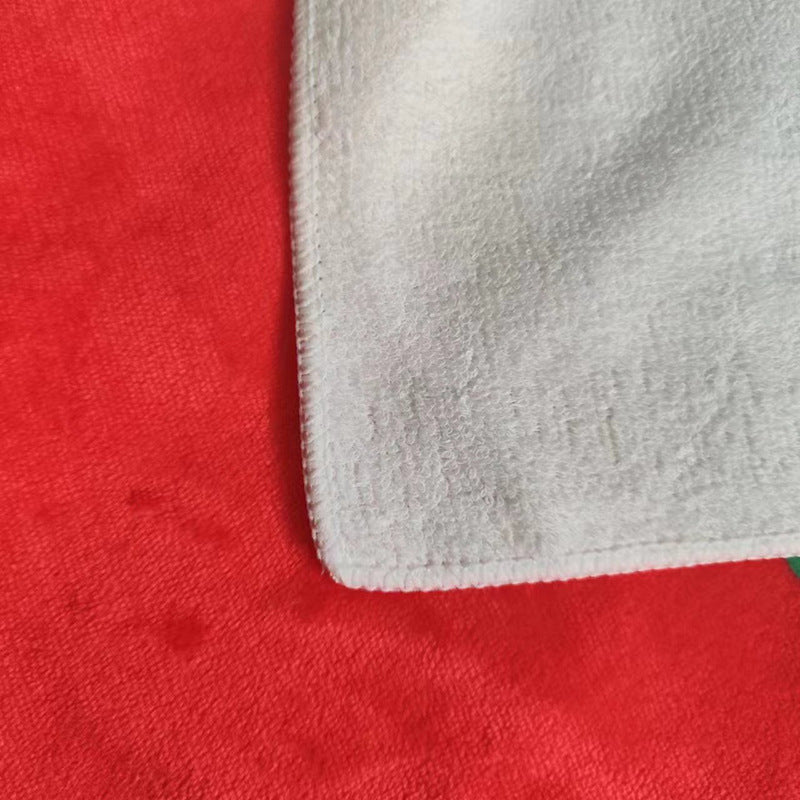 Mykt og absorberende strandhåndkle for dame. Hurtigtørkende mikrofiber til sommer og reise.