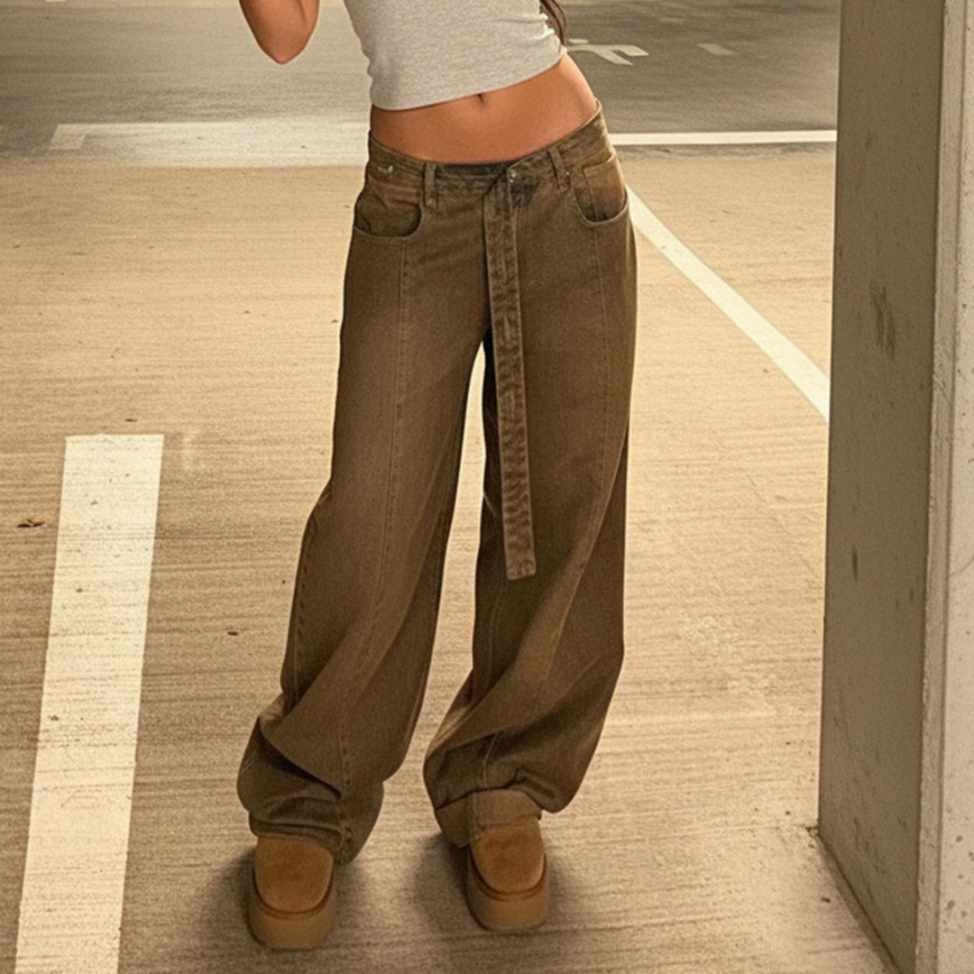 Dame vide jeans med høyt liv i brun, perfekte for en komfortabel og stilfull hverdagslook.