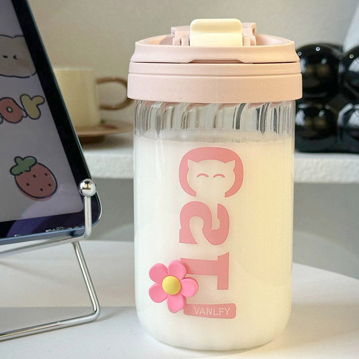 Praktisk 500ml isolert drikkeflaske for kvinner med blomsterdesign, perfekt som kontorflaske og reisefølge.