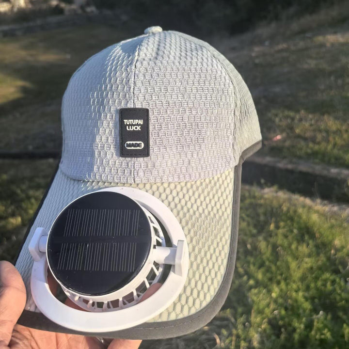 Svart solcelle baseballcap med kraftig vifte. Perfekt for lange timer utendørs i sol og varme.