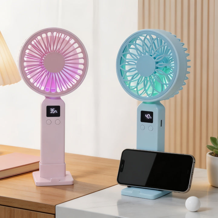 Kompakt minivifte, USB-oppladbar, perfekt for reise og varme dager, viser romtemperatur digitalt.