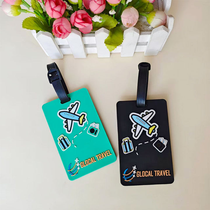 Utvalg av fargerike silikon bagasjelapper med flydesign. Unisex reiseutstyr og koffertmerke for familien.