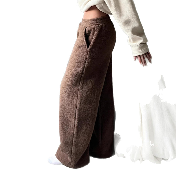 Supermyke dame joggebukser med elastisk midje, perfekt for maksimal komfort. Inkluderer sidelommer.