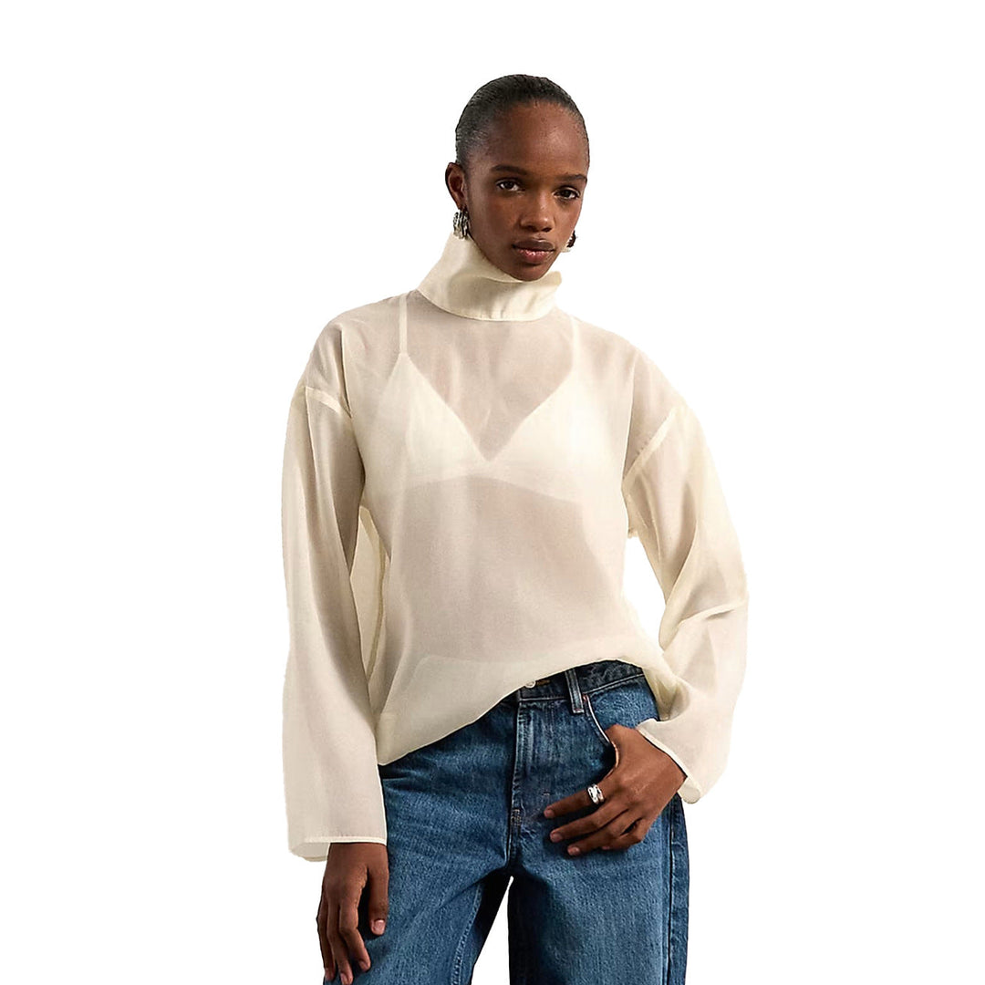 Stilren kremfarget damebluse med stående krage. Passer til fest og hverdags, en elegant allsidig topp.