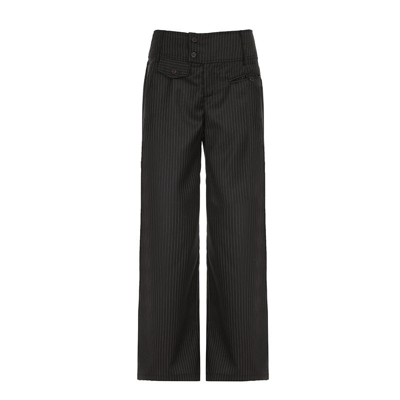 Moderne vide damebukser i stripete mønster med høy midje. Komfortable og elegante for hverdagsbruk.