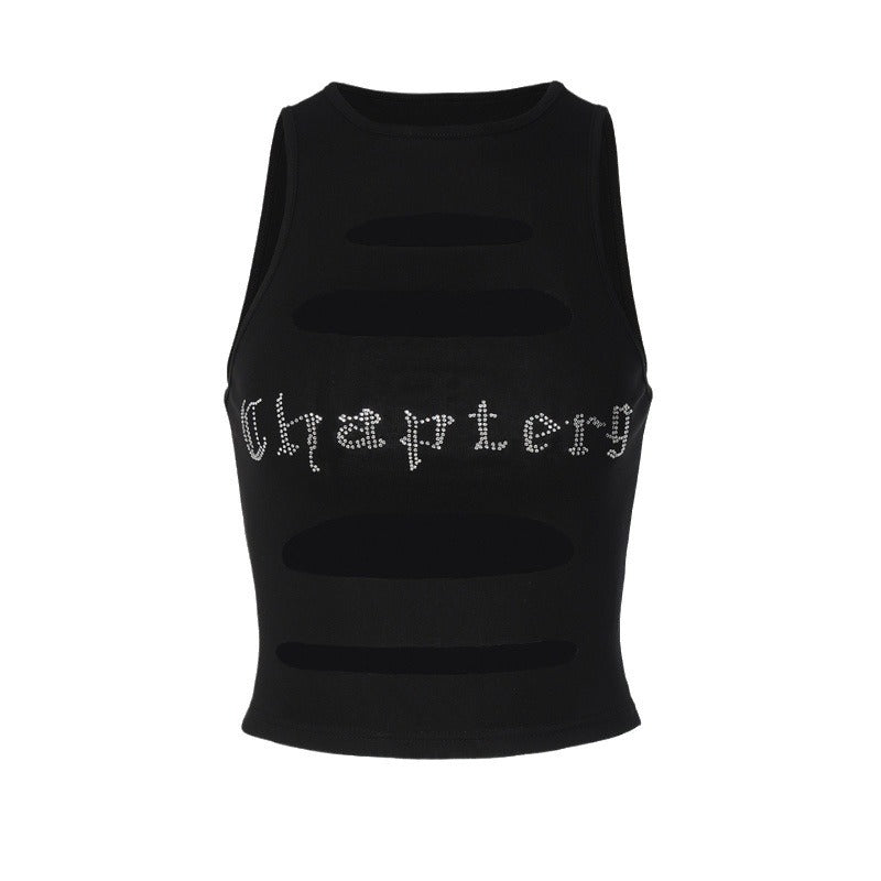 Glittertopp for damer i svart, med skulderfri design og flatterende cut-outs. Perfekt for fest og festival.