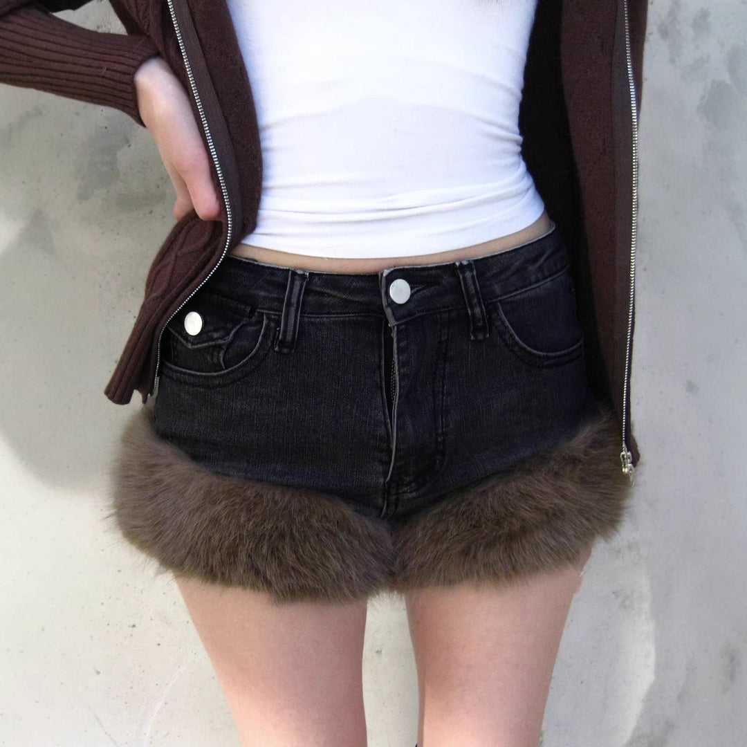 Svarte damejeansshorts, casual denimshorts for kvinner med elegant kant, ideell for sommerfest.