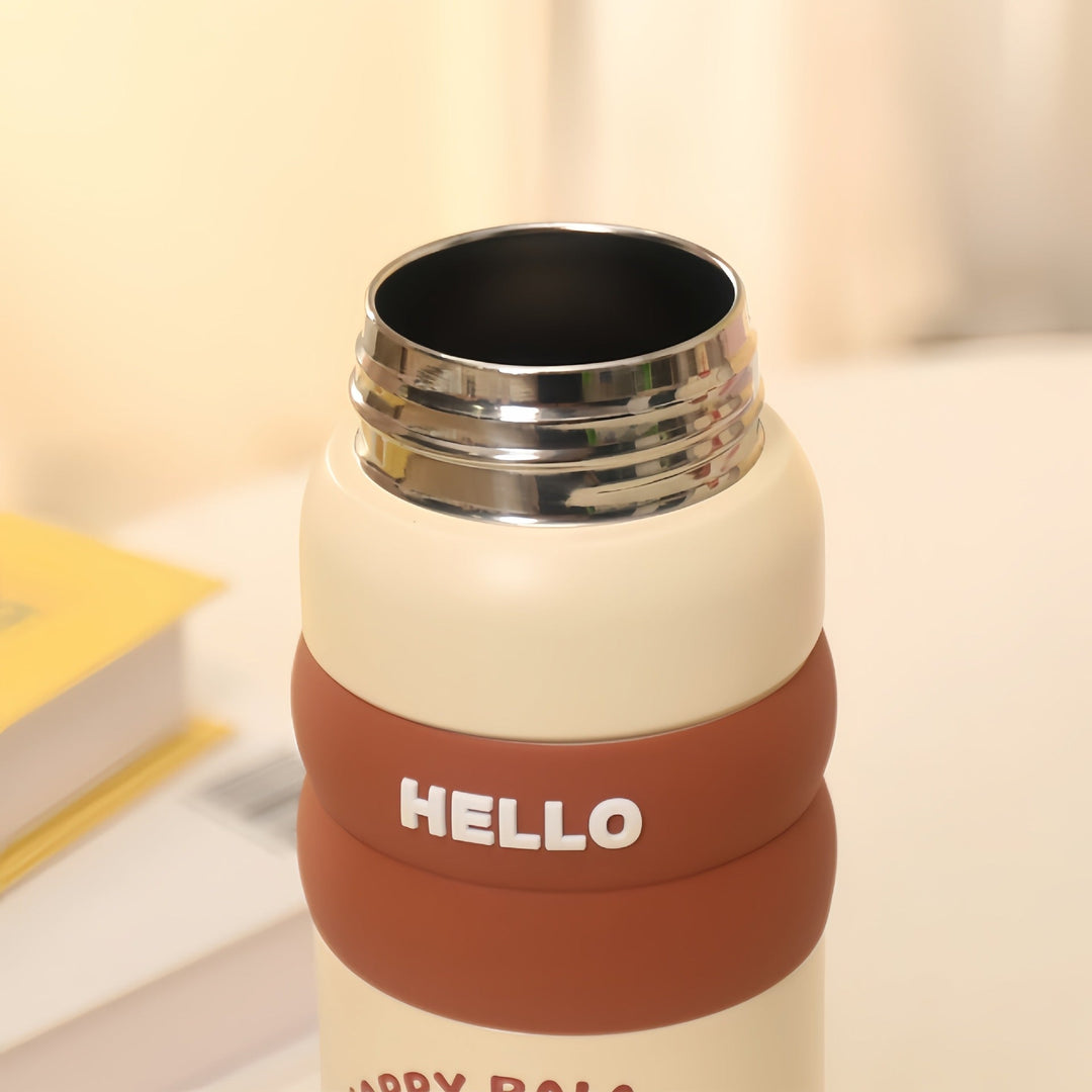 Kreativ design 600ml drikkeflaske i blått. Bærbar, lekkasjesikker vannflaske for kontor, trening, tur.