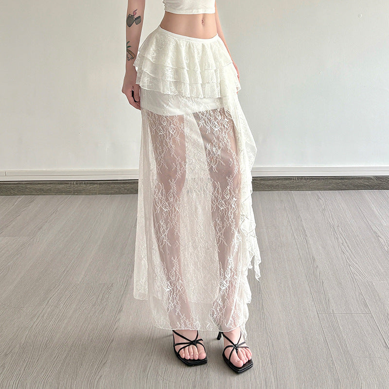 Knelangt festskjørt for kvinner med moderne voluminøse rysjedetaljer i hvit farge, casual chic stil.