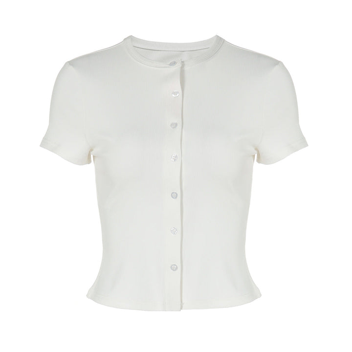 Elegant svart dame topp med knappestolpe og korte ermer, perfekt for både casual og pyntet sommerstil.