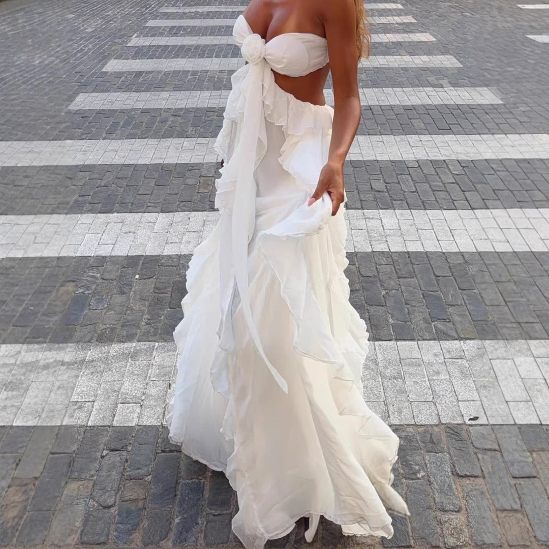 Elegant dame maxi kjole med volangdetaljer, perfekt som festkjole og sommerkjole for kvinner.