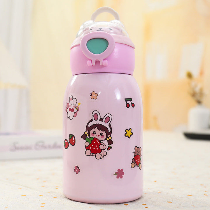 Lilla 500ml vannflaske med søtt astronautmotiv. BPA-fri og lekkasjesikker, perfekt for barn. Morsom hydrering.