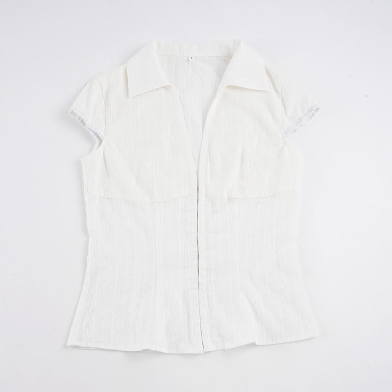 Allsidig kortermet damebluse, elegant stil med ståkrage og glidelås. Komfortabel hverdagstopp.