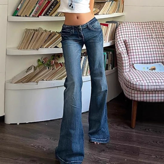 Bakside av mørkeblå dame bootcut jeans med høyt liv; viser flatterende passform og komfortabel stretch for kvinner.