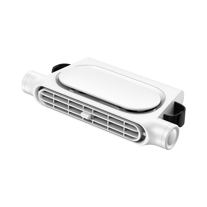 Moderne USB bil luftrenser som diskret integreres i bilens interiør for kontinuerlig frisk luft.