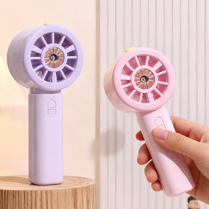 Kompakt sprayvifte, oppladbar via USB, perfekt for avkjøling under varme sommerdager og utendørsaktiviteter.