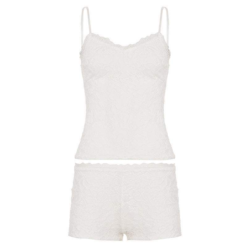 Stilrent blonde nattøy shortssett for kvinner. Perfekt som avslappende søvnklær og sommerlig undertøy.