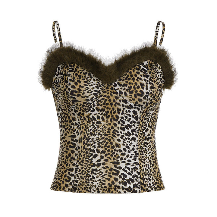 Allsidig leopardtopp for damer, med myk kant og tynne stropper. Kan brukes casual eller pyntes til fest.