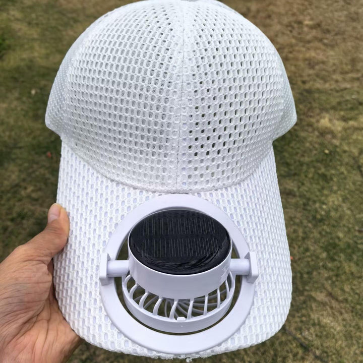 Kjølende hatt med smart solcellelading og avtakbar vifte, en must-have for aktive sommerdager.