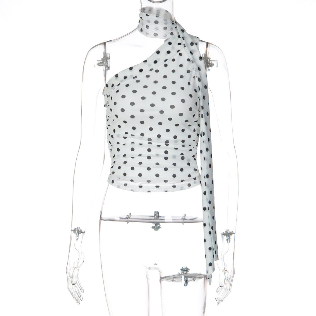Stilfull asymmetrisk kvinnetopp med raffinert leopardprint. Elegant design for enhver anledning.