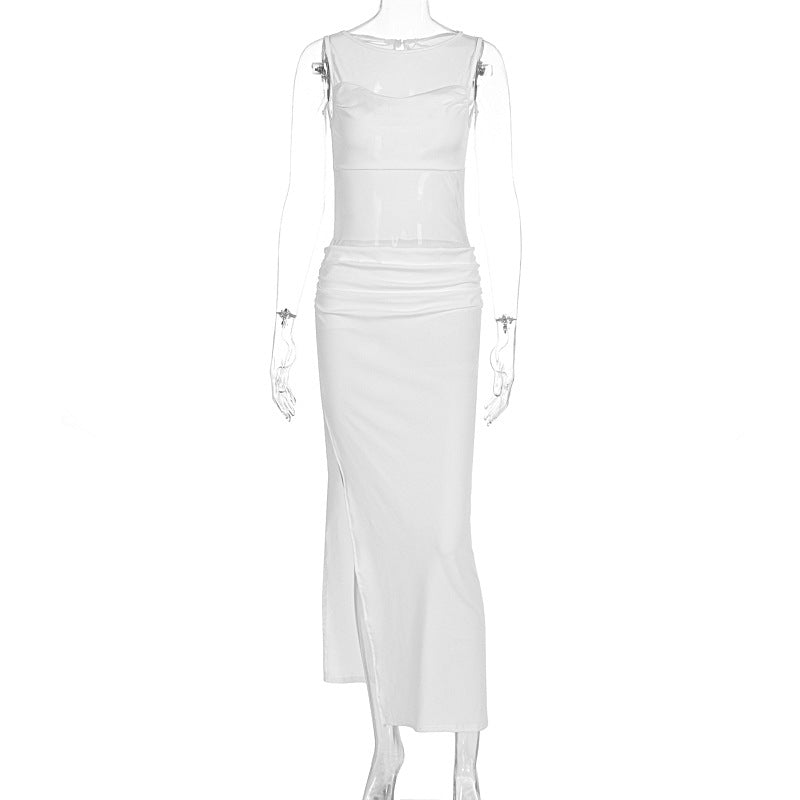Trendy hvit damekjole; elegant lang omslagskjole med transparente ermer, ideell for kvelden.