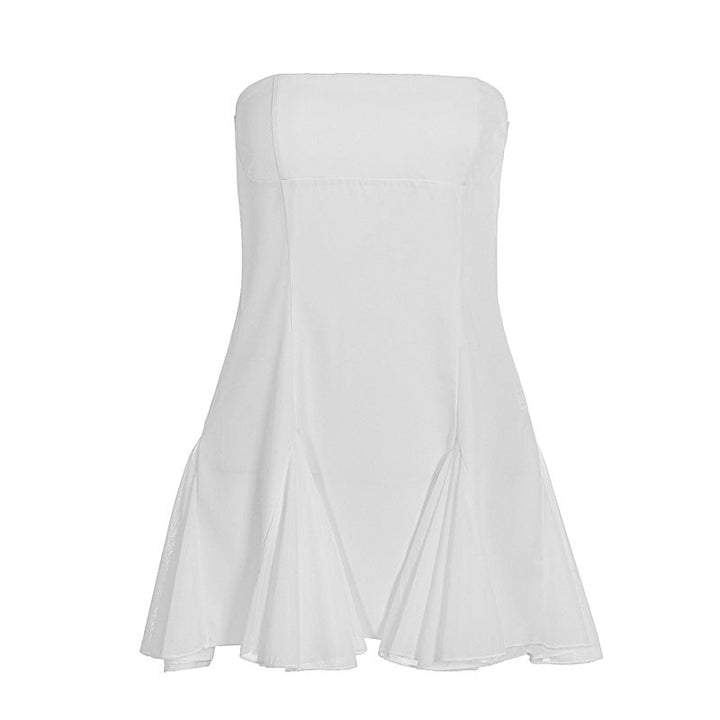 Allsidig hvit strappeløs kjole, perfekt som festkjole, cocktailkjole eller elegant sommerantrekk.