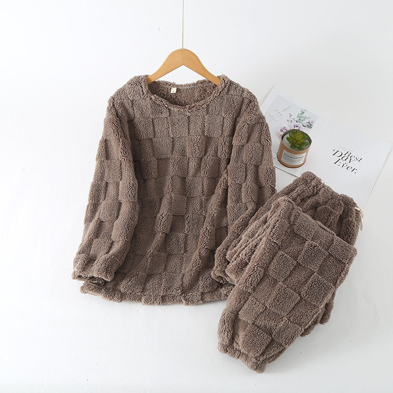 Kvinner rutete loungewear pyjamassett, varmt og komfortabelt for hjemmekos i vinter.