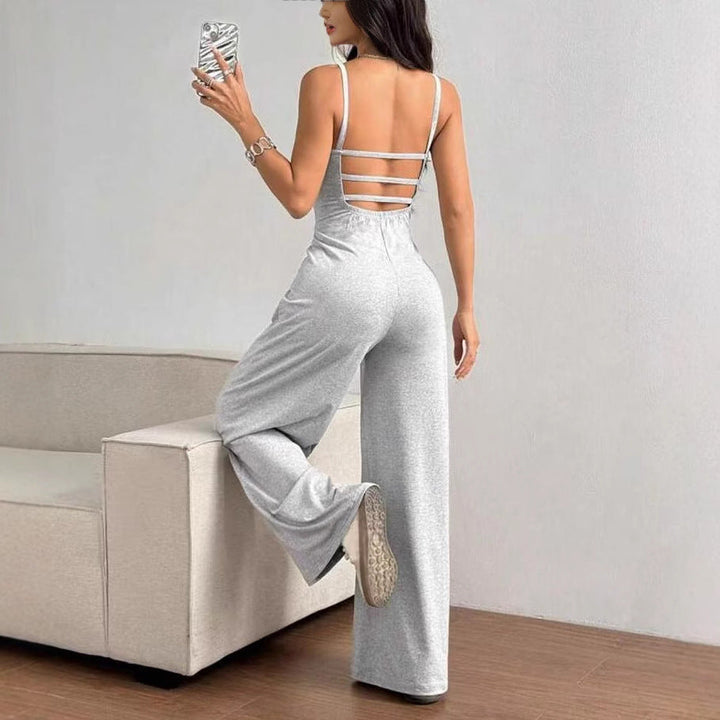 Flatterende damejumpsuit med vide ben for en elegant silhuett. Perfekt for kveldsantrekk og motebevisste kvinner.