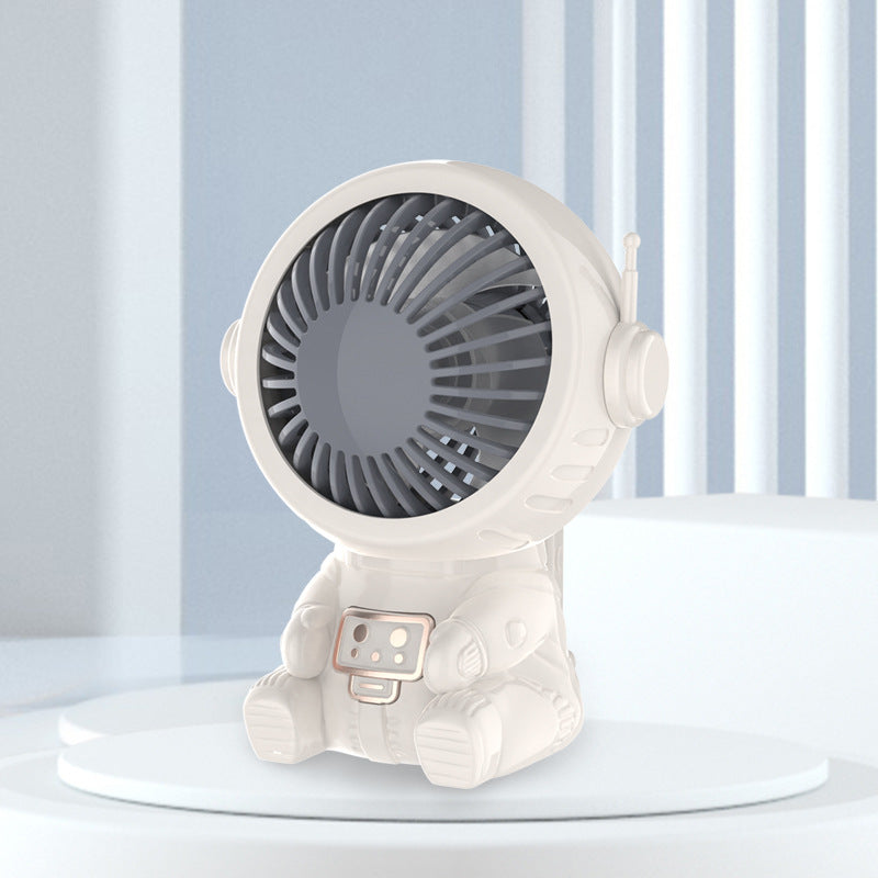 Futuristisk astronautdesign bordvifte. Bærbar, stillegående og perfekt for kjøling på kontoret eller hjemme.