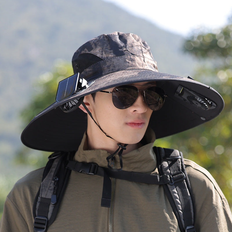 Vannavstøtende solhatt med bred brem og UV-beskyttelse, ideell for variert sommervær. Unisex design.