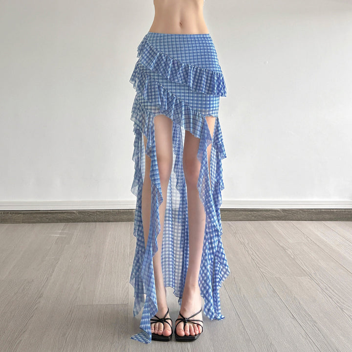 Dame maxiskjørt med rødt og hvitt vichy-mønster, elegant volangdetalj. Perfekt for vår og sommer.