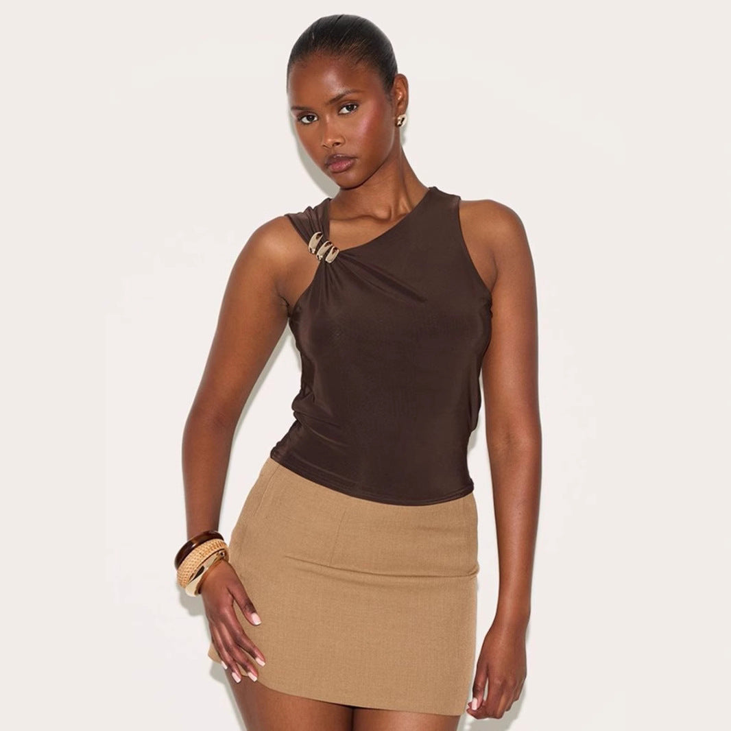 Elegant dame tank topp med stilren knutedetalj for feminin sommermote. Komfortabel og allsidig.